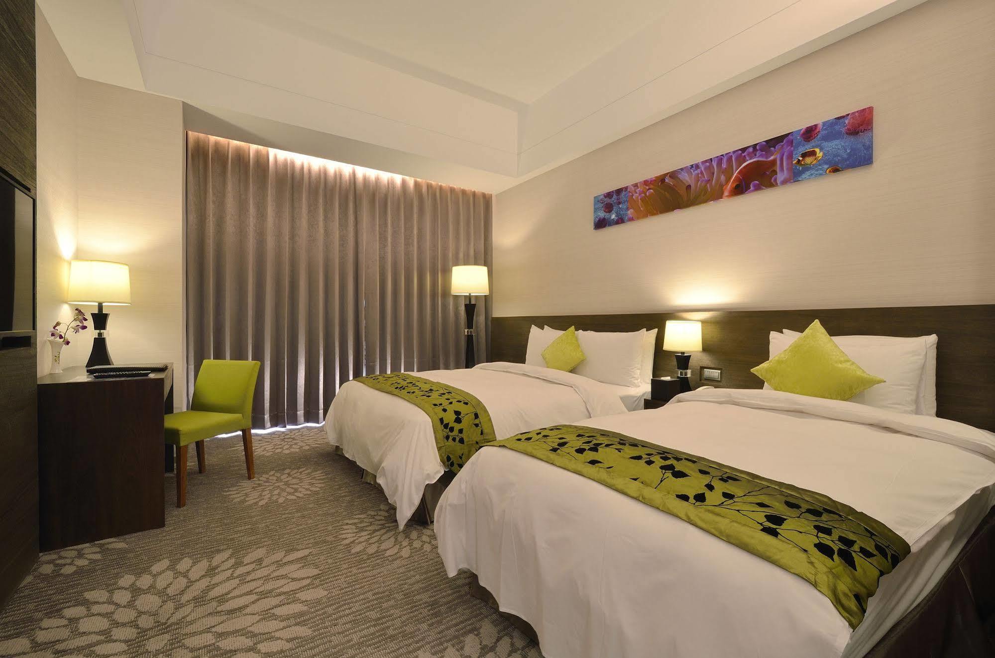 Hoya Hotel Taitung Exterior photo