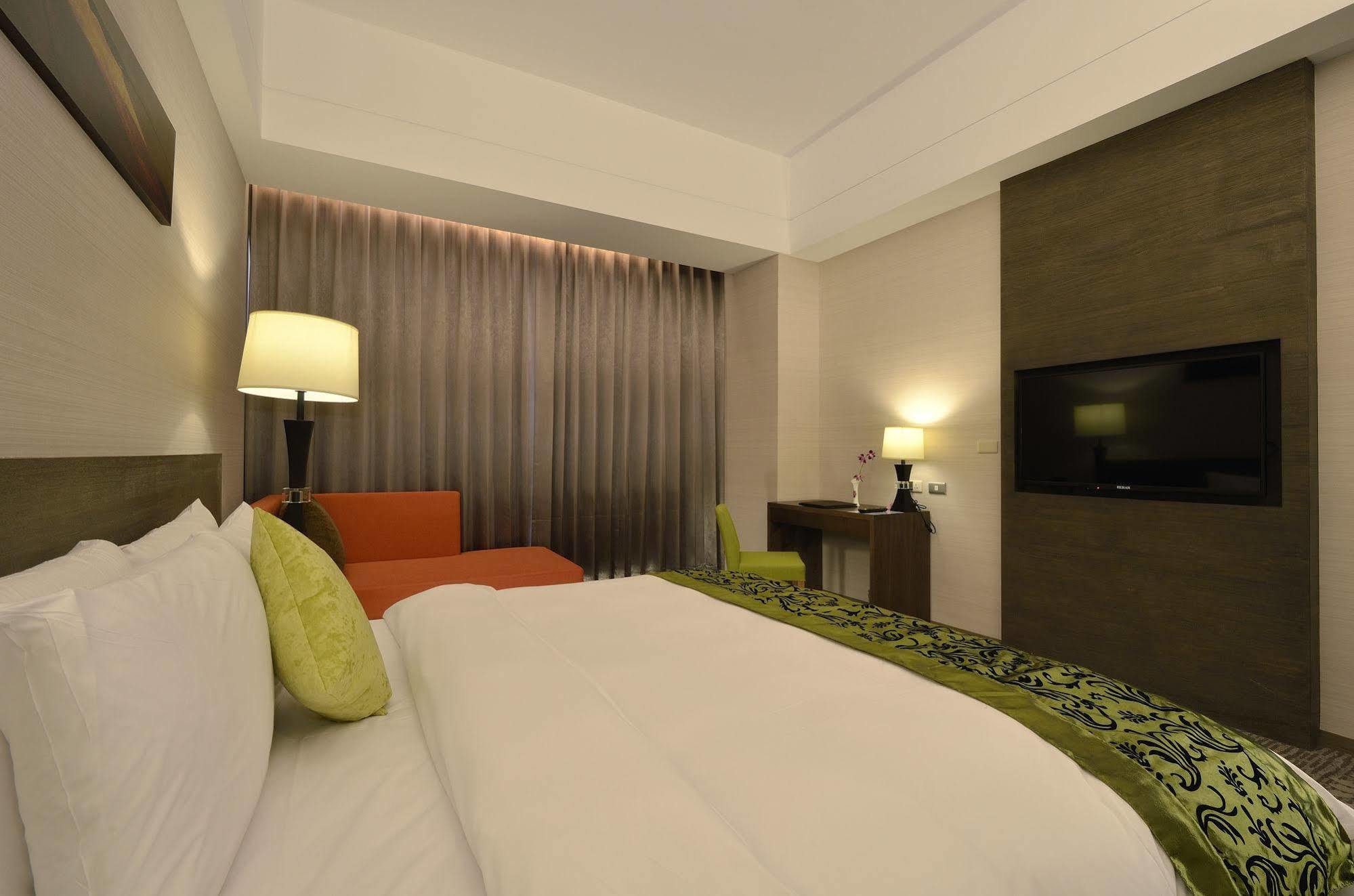 Hoya Hotel Taitung Exterior photo